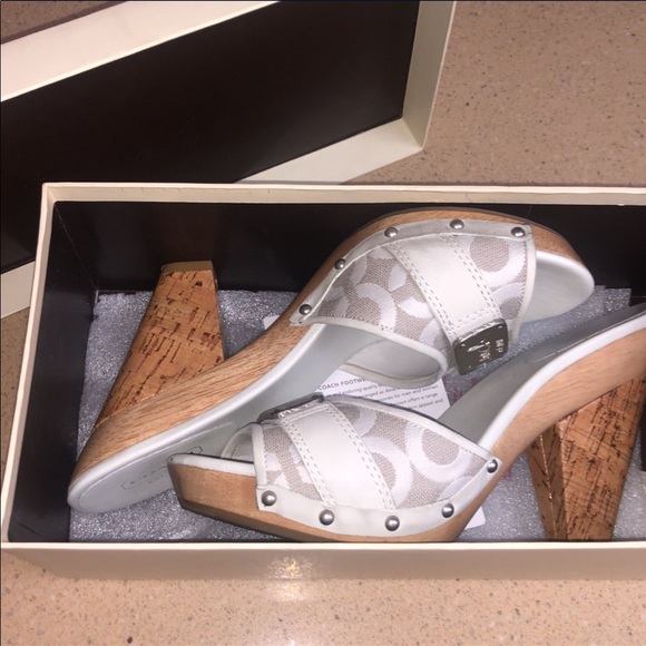 coach heels - Picture 4 of 6